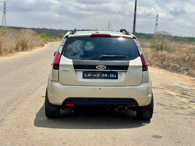 Venda Ford figo limpo