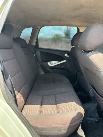 Venda Ford figo limpo