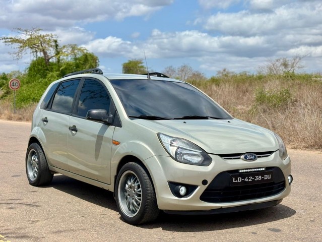 Venda Ford figo limpo