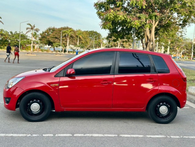 Venda Ford figo limpo