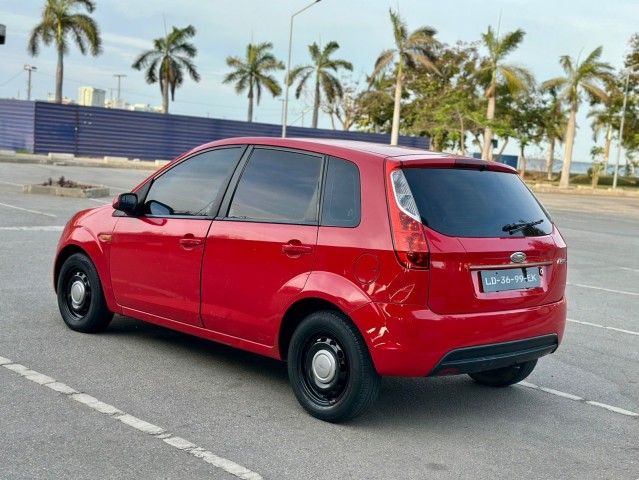 Venda Ford figo limpo