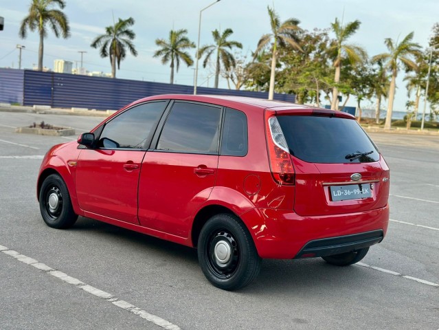Venda Ford figo limpo