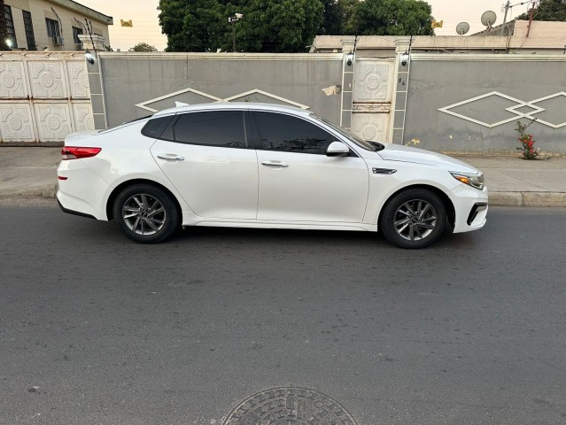 Venda KIA OPTIMA PENÚLTIMO MODELO MATRICULA NOVA AG