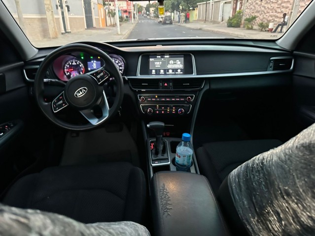 Venda KIA OPTIMA PENÚLTIMO MODELO MATRICULA NOVA AG