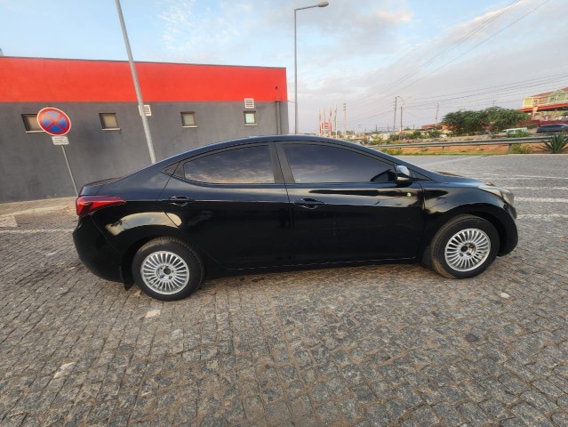 Venda HYUNDAI ELANTRA