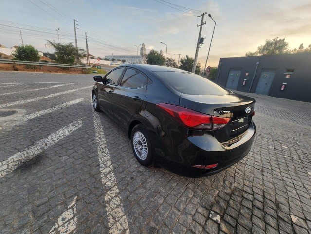 Venda HYUNDAI ELANTRA