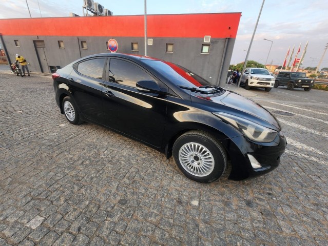 Venda HYUNDAI ELANTRA