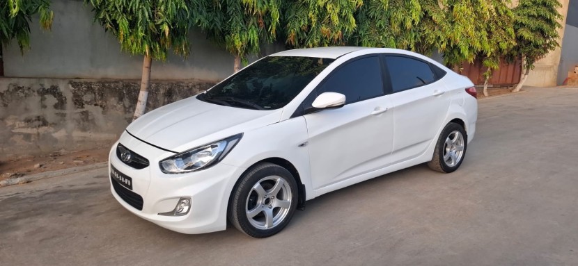 Venda HYUNDAI ACCENT