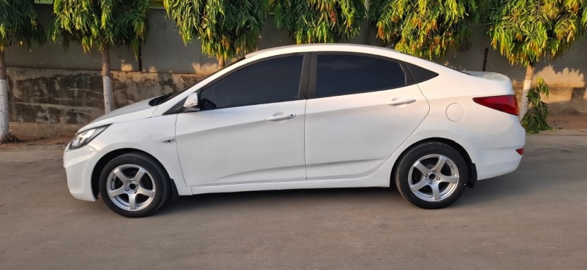 Venda HYUNDAI ACCENT