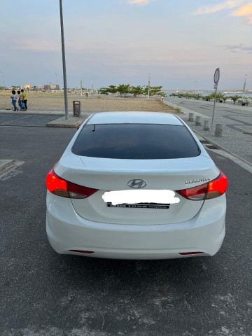 Venda HYUNDAI ELANTRA