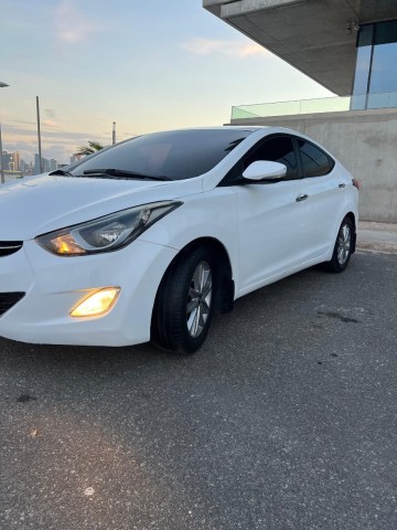 Venda HYUNDAI ELANTRA