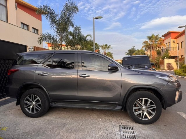 Venda TOYOTA FORTUNER