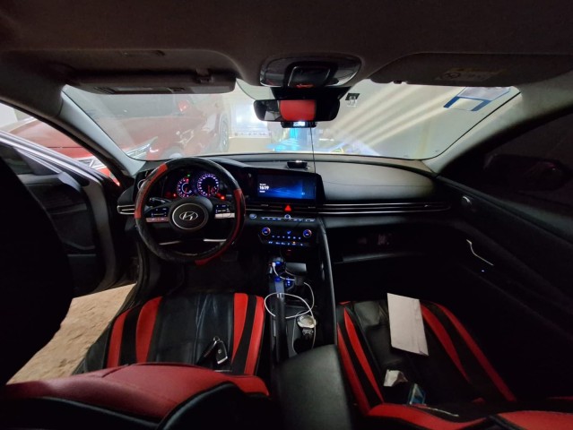 Venda HYUNDAI ELANTRA