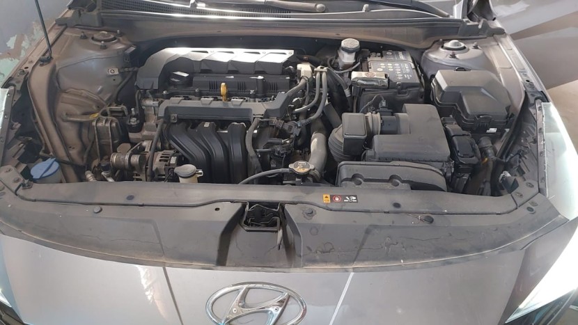 Venda HYUNDAI ELANTRA