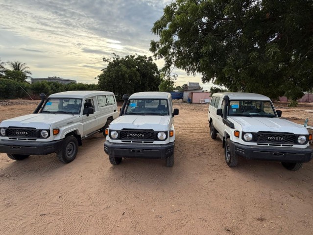 Venda TOYOTA LAND CRUISER HZ NOVOS