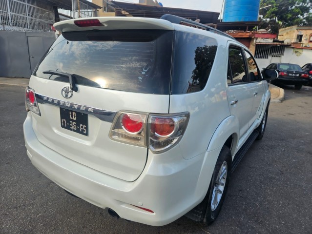 Venda TOYOTA FORTUNER (V6)
