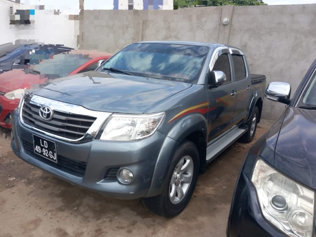 Venda Vendo a minha hilux gasolina manual