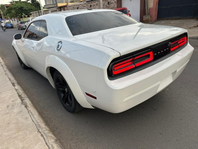 Venda DODGE CHARGER V6 RECÉM DO DUBAI SÉRIE NOVA