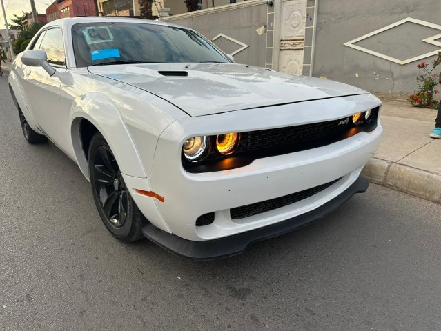 Venda DODGE CHARGER V6 RECÉM DO DUBAI SÉRIE NOVA