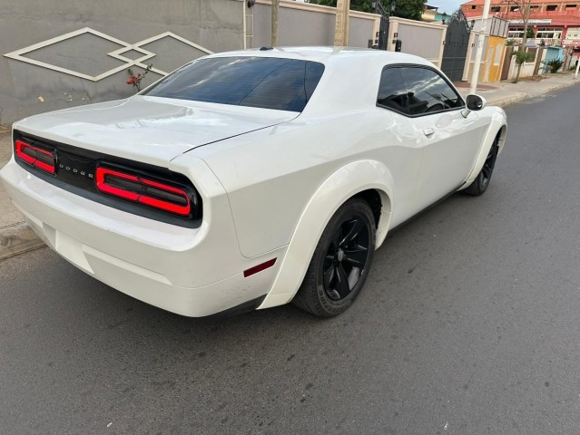 Venda DODGE CHARGER V6 RECÉM DO DUBAI SÉRIE NOVA