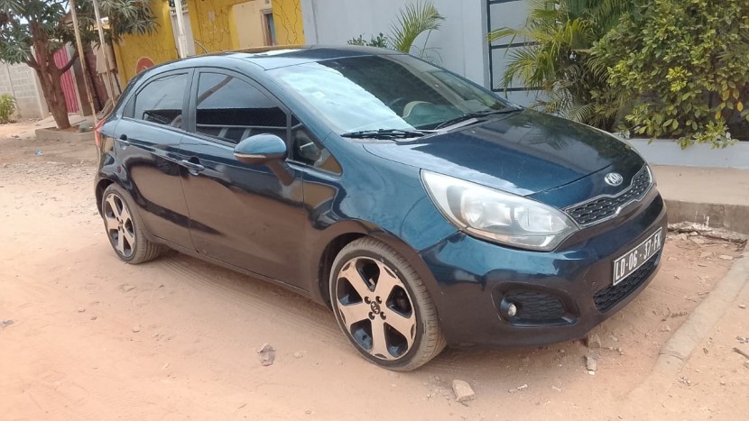 Venda *Amarro* KIA RIO LIMPO