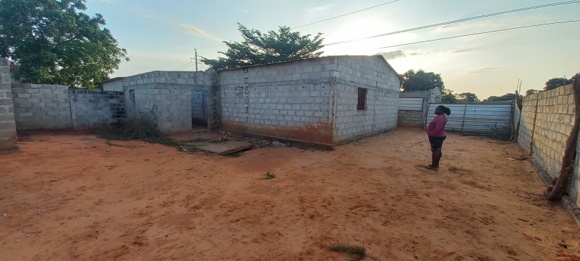 Venda Casa t3 inacabada