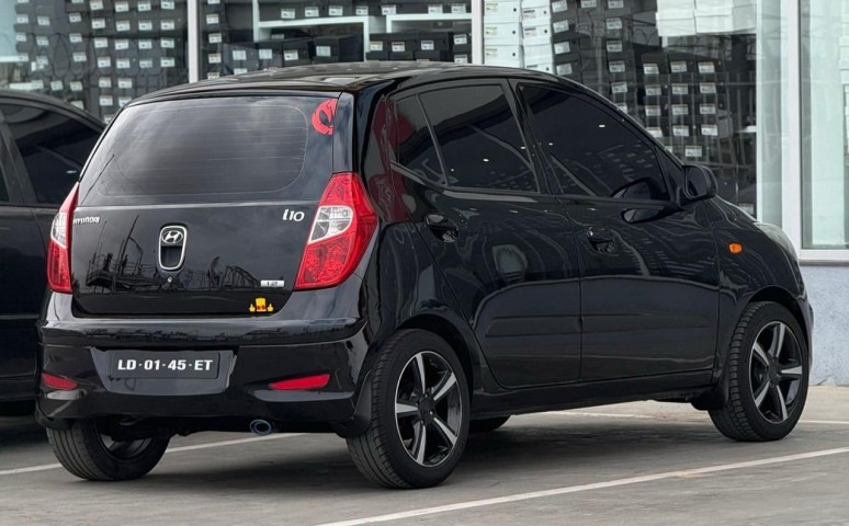 Venda HYUNDAI i10 1.2