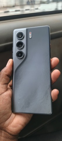 Venda Tecno Camon 40