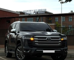 A venda TOYOTA LAND CRUISER GXR | TWIN TURBO