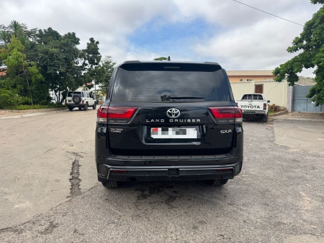 Venda TOYOTA LAND CRUISER GXR LC300 2025 TWIN TURBO