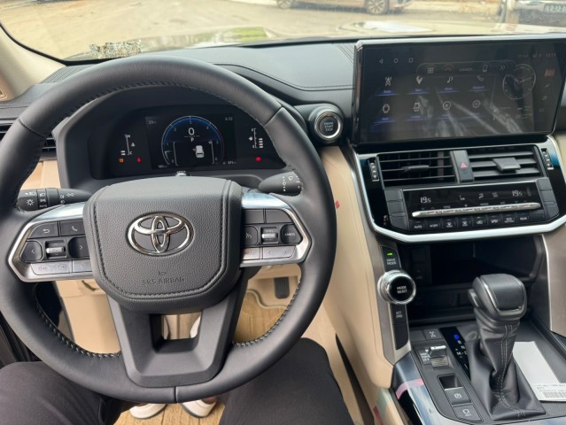 Venda TOYOTA LAND CRUISER GXR LC300 2025 TWIN TURBO