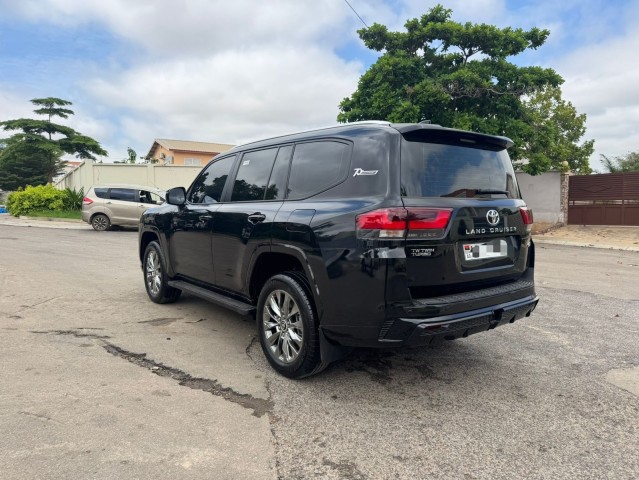Venda TOYOTA LAND CRUISER GXR LC300 2025 TWIN TURBO