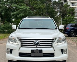 A venda LEXUS LX570S
