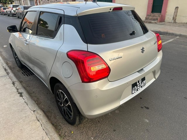 Venda SUZUKI SWIFT PENÚLTIMO MODELO SÉRIE HY