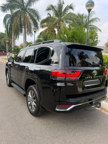 Venda TOYOTA LAND CRUISER VXR TWIN TURBO FULL OPTION