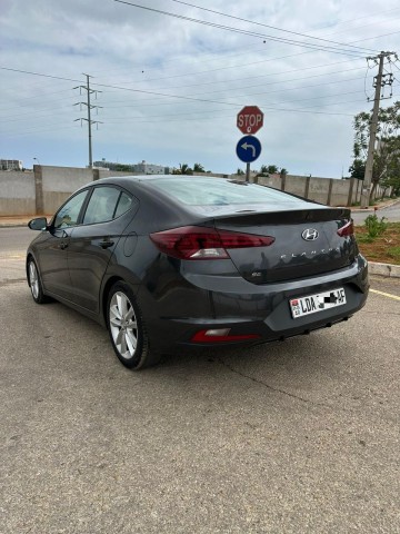 Venda HYUNDAI ELANTRA DOS NOVO MODELO (936539125)