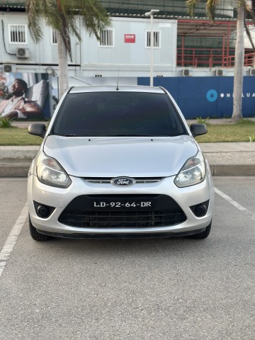 Venda Ford figo impecável