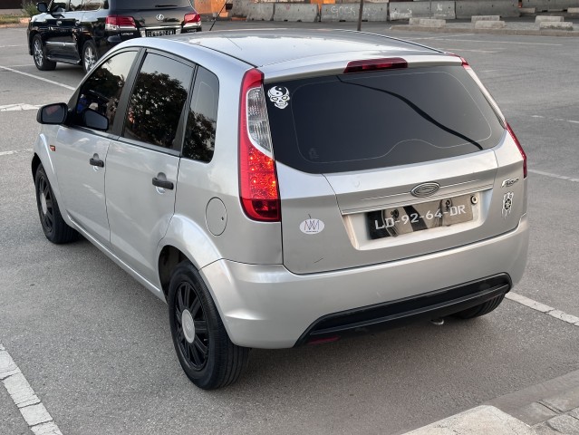 Venda Ford figo impecável
