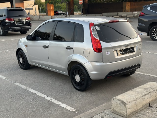 Venda Ford figo impecável