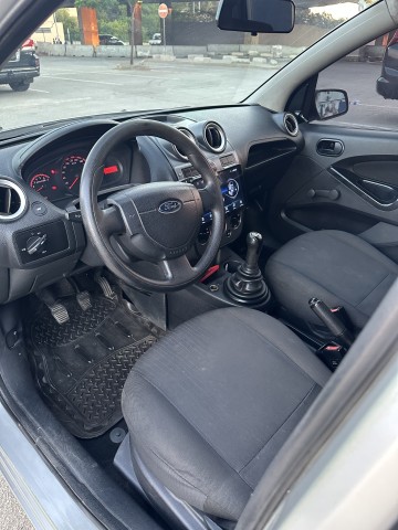 Venda Ford figo impecável