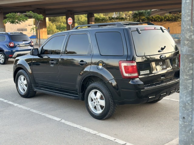 Venda Ford escape impecável