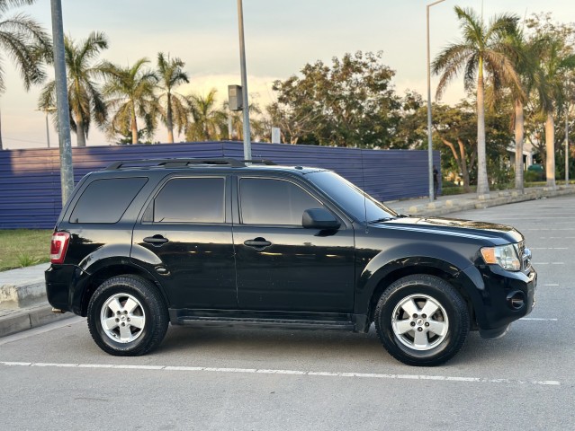 Venda Ford escape impecável