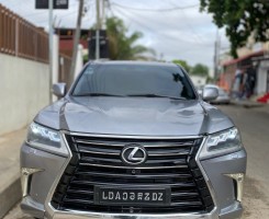 A venda LEXUS LX570