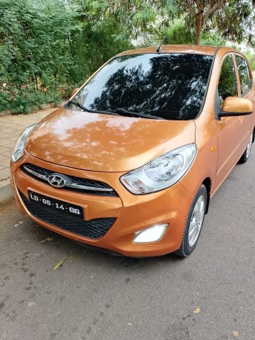 Venda Yhundai i10 1.2 impecável