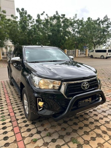 Venda TOYOTA HILUX 4x4-C/D-3,1-2019 SÉRIE HF