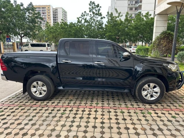 Venda TOYOTA HILUX 4x4-C/D-3,1-2019 SÉRIE HF
