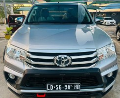 A venda TOYOTA HILUX | REVOLUTION