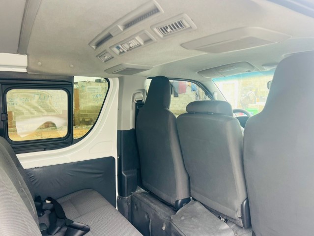 Venda TOYOTA HIACE