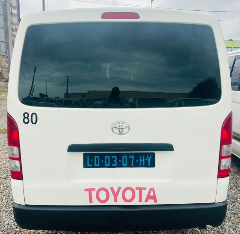 Venda TOYOTA HIACE