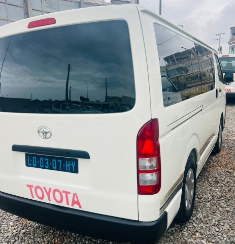 Venda TOYOTA HIACE